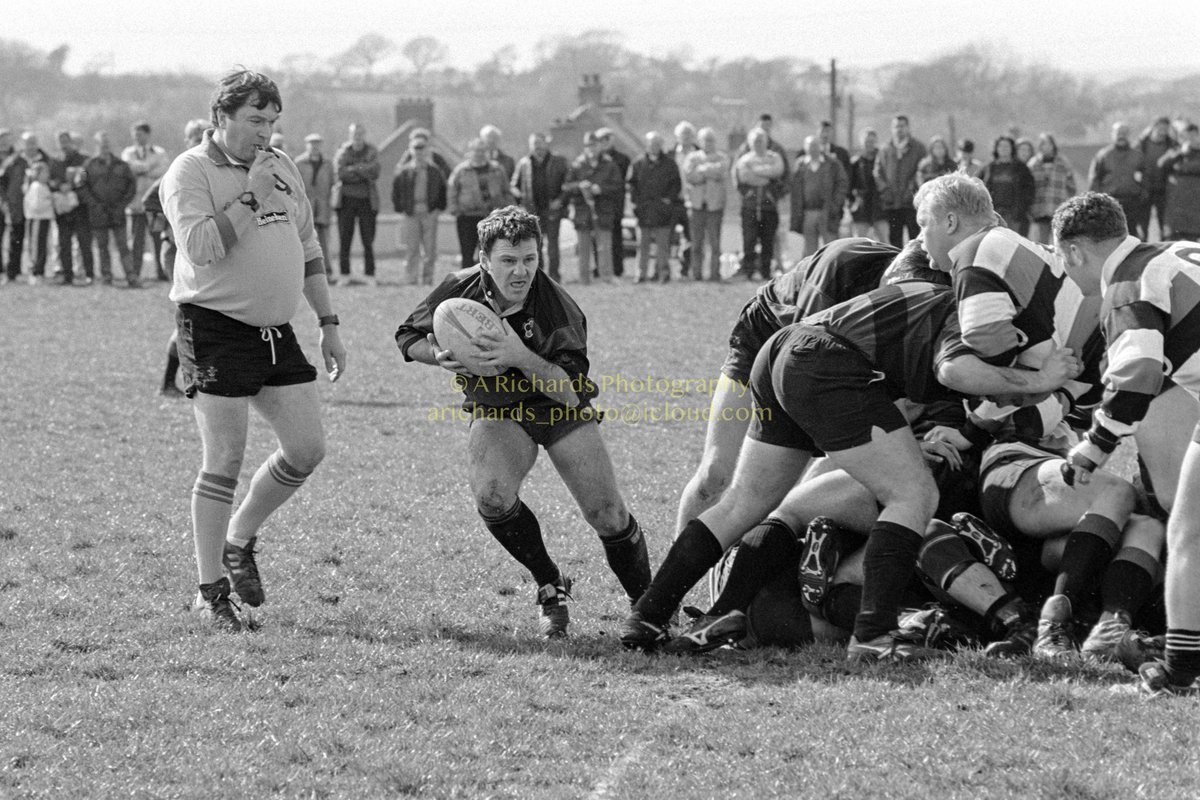 Essex_Welsh_Ref's tweet photo. More classic West Wales rugby action from the archives...

Trimsaran hosting Llangennech on 30/03/96.

Set 1

@TrimsaranRugby @RFCLlangennech https://t.co/ba1YlxliGS