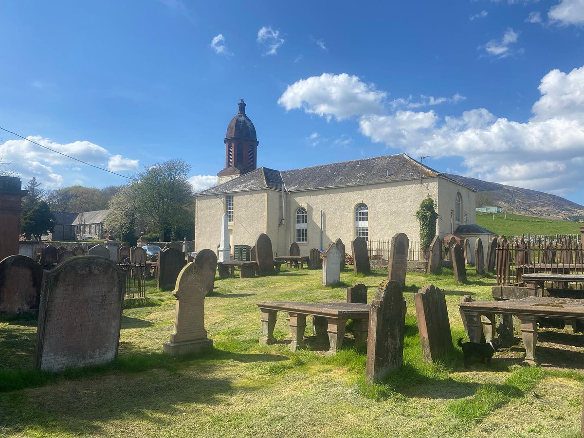 AuldKirk_Scot's tweet photo. The Graveyard at Auld Kirk. Gravestones tell stories of rich lives led. #graveyard #yearofstories22 #auldkirk #kirkbean #solwaycoast https://t.co/hQWxQuncaH