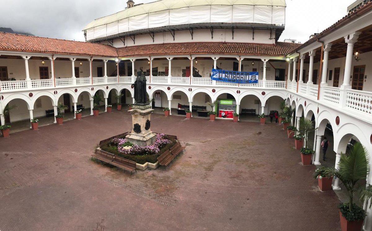 IsaSierr_'s tweet photo. Amanecí con los 50 santafereños que existen llorando en mis interacciones. Para que lloren con ganas: hace tres años, junto a unos amigos fundamos la única barra de fútbol del Rosario. 

Hasta donde tanto se jactan de haber nacido, ahí también copamos. https://t.co/g0EvtepY66
