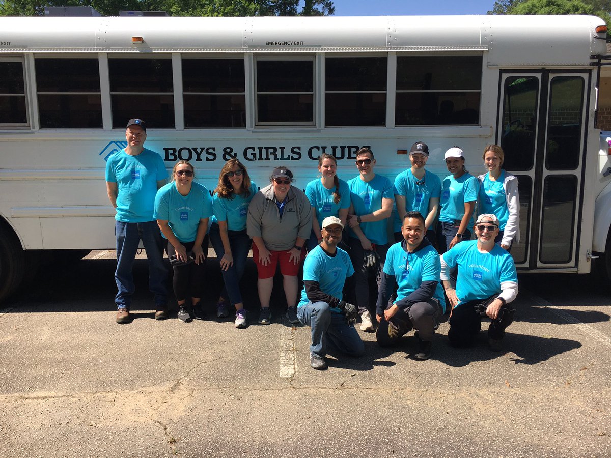BBailey_PO's tweet photo. It’s Schwab Volunteer Week! Fantastic morning with Schwabbies helping out our friends at the Wake Forest location of @WakeBGC. So excited to see some of our colleagues in person and to help out a B&amp;G location we have a great and longstanding relationship with. #Schwab4Good https://t.co/nlan0wZ6YL