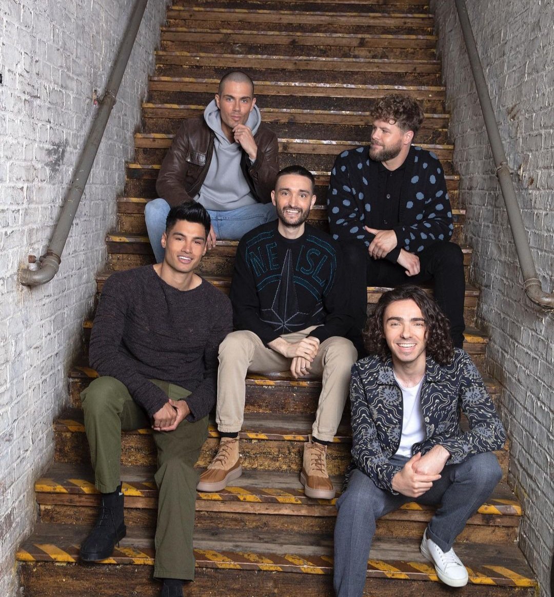 iTunes UK charts songs (PEAK's):
Gold Forever - #1.
Gold Forever (For Tom) - #1.
ATL - #2.
Heart Vacancy - #2.
Lightning - #2.
WLR - #2.
IFY - #3.
GYC - #4.
Show Me Love - #4.
Rule the World - #4.
WOTN - #5.

TWO number #1s on iTunes UK and ELEVEN songs in the TOP5 on iTunes UK.