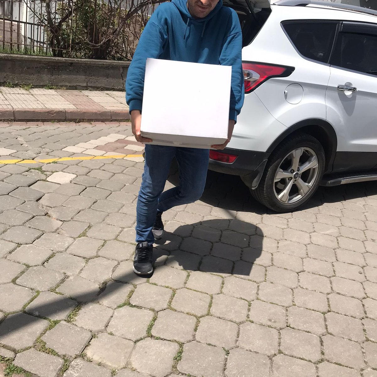 ashanesamsun's tweet photo. İhtiyaç sahibi ailelerimize erzaklarını dağıttık.Rabbim vesile olan herkezden binlerce kez razı olsun 🙏 https://t.co/f8VTqDuRyh