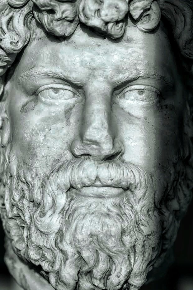 ArysPan's tweet photo. Marble bust of a man. Probably Aelius Verus. 
~2nd century CE 
📍Stoa of Attalus, Ancient Agora of Athens
©paris tavitian/lifo
#Archaeology #sculpture #RomanGreece https://t.co/s8atk8VShx