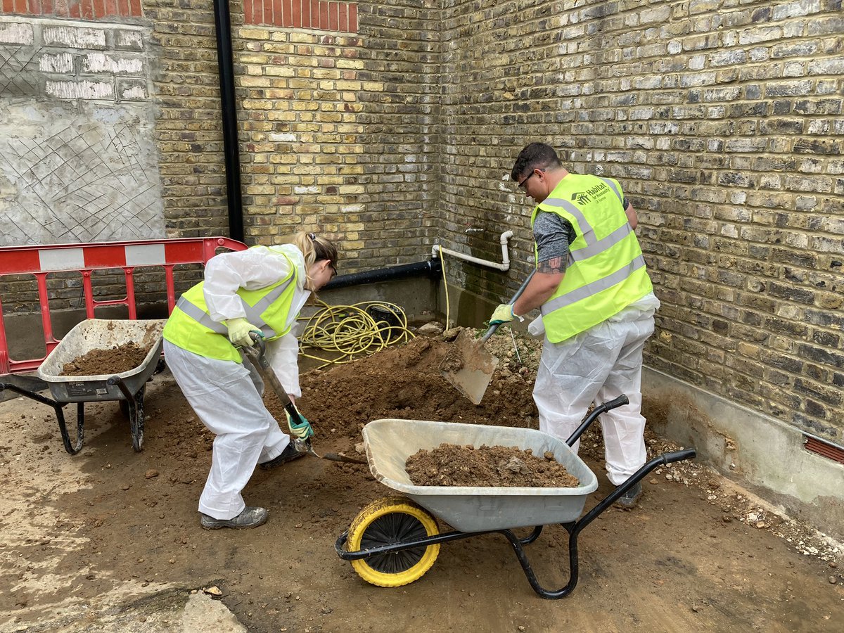 davidclare2's tweet photo. @HabitatFHGB hosted a great team from @mandgplc on site today in Dagenham for our #EmptySpacesToHomes project. They can be very proud of what they achieved! #Demolition #TeamBuilding #Partnership https://t.co/tk6Om8jQtm