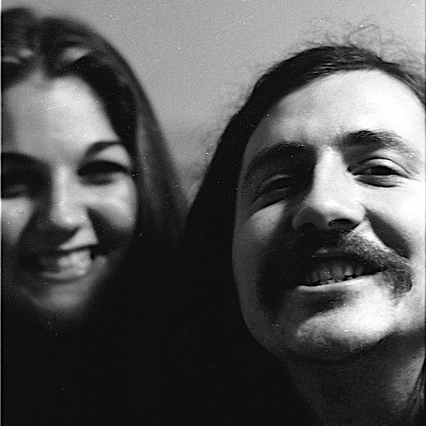 rocksbackpages's tweet photo. 40 years after his untimely death at 33, we remember ultimate rock scribe Lester Bangs: @jaanuhelszki (left) recalls her Creem compadre (2014) + Steven Ward asks @robertduncansf about Bangs &amp; "America's only rock'n'roll magazine" in 2001. #LesterBangs #rockcritics #Creem https://t.co/gKYrWu84Ig