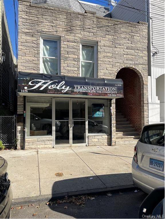 rick072911's tweet photo. Open house this weeekend!! Saturday 1-3 PM. Check out this listing https://t.co/sxJr2lQQjW #nyrealestate #investmentproperties  #nyhomes4sale https://t.co/8z3HwVM32b