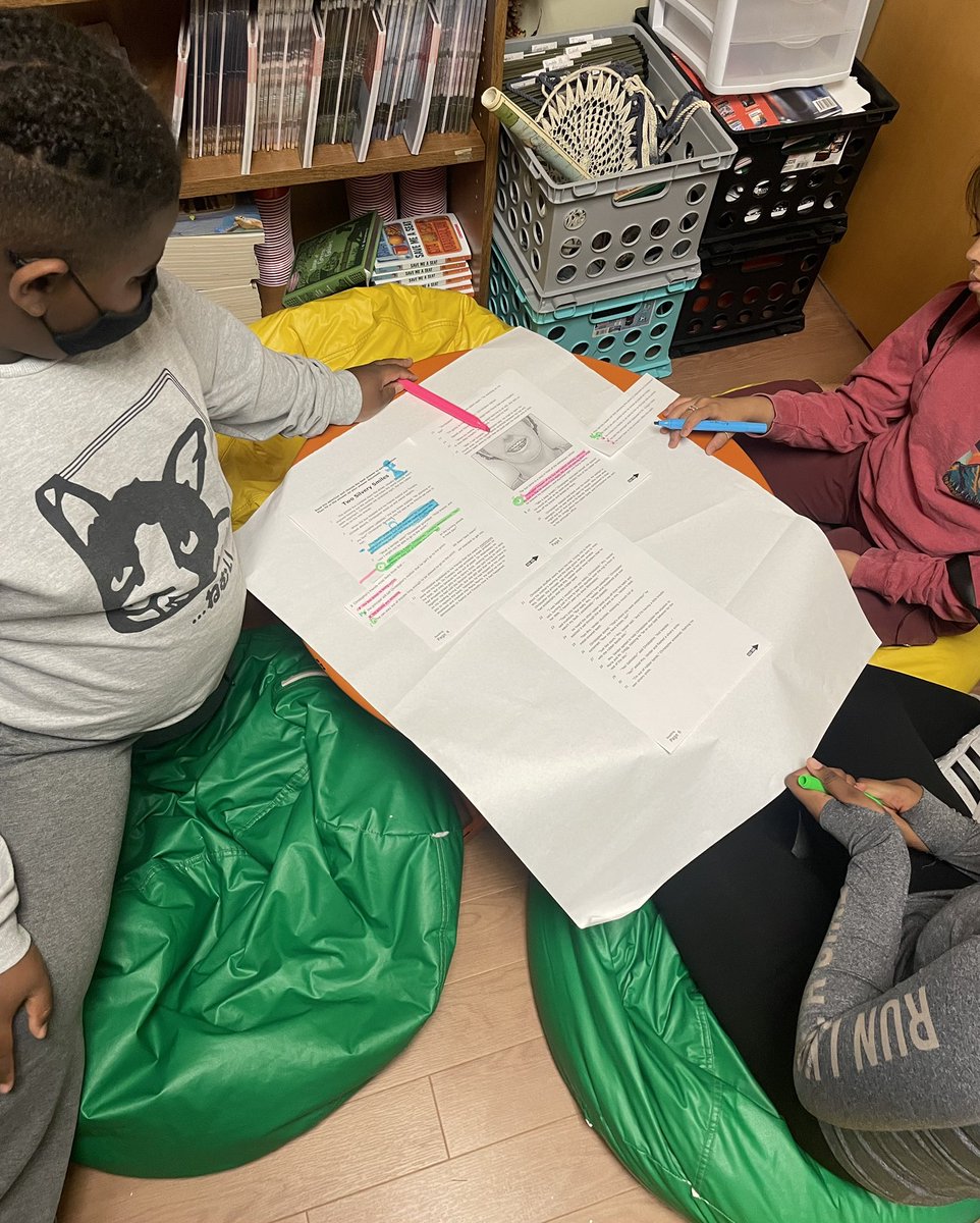 courtneyjwright's tweet photo. Text Mapping @AudeliaCreek with some #ACEmazing thinkers in @MsBevington class! #risdgreatness #itsastallionthing https://t.co/YcipzBKHUh