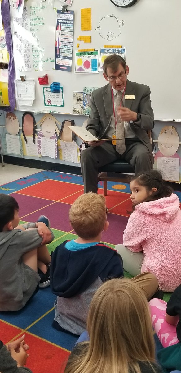 Our Favorite UNCW supervisor stopped by to read our class a book! Thanks so much Dr. Zinner! 📚🍎#storytime
<a href="/chawkfan91/">JB Kilpatrick</a> <a href="/Akrpatterson/">Amber Patterson</a> <a href="/HCBellamyPTA/">Bellamy PTA</a> <a href="/BellamyElem/">Bellamy Elementary</a> 
<a href="/UNCWWatsonEd/">Watson College of Ed</a> 
@Hailey_Hardee