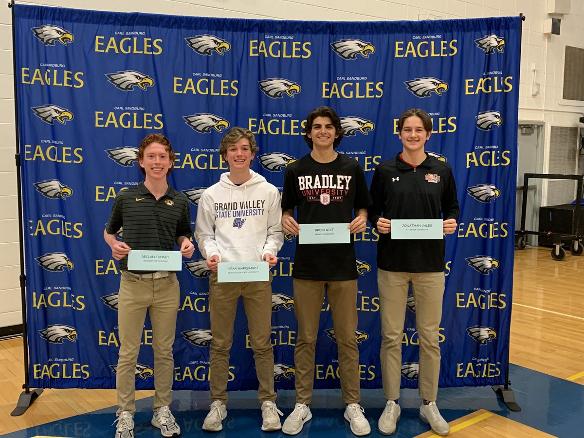 SandburgCC's tweet photo. So proud of these guys. They’re such amazing human beings. The following universities are so lucky:
Declan Tunney-Mizzou
Sean Marquardt—GVSU
Brock Rice—Bradley
Jonathan Vales—SXU https://t.co/bf3WjQUrug