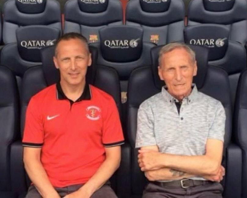 Meet Ian, he is running the #BirminghamHalfMarathon for UHB Charity in memory of his beloved dad. 

To thank the staff at the QE for his dad's incredible care, Ian and his nephews are raising money to give back to the hospital. 

Click here to support 💙justgiving.com/fundraising/ia…