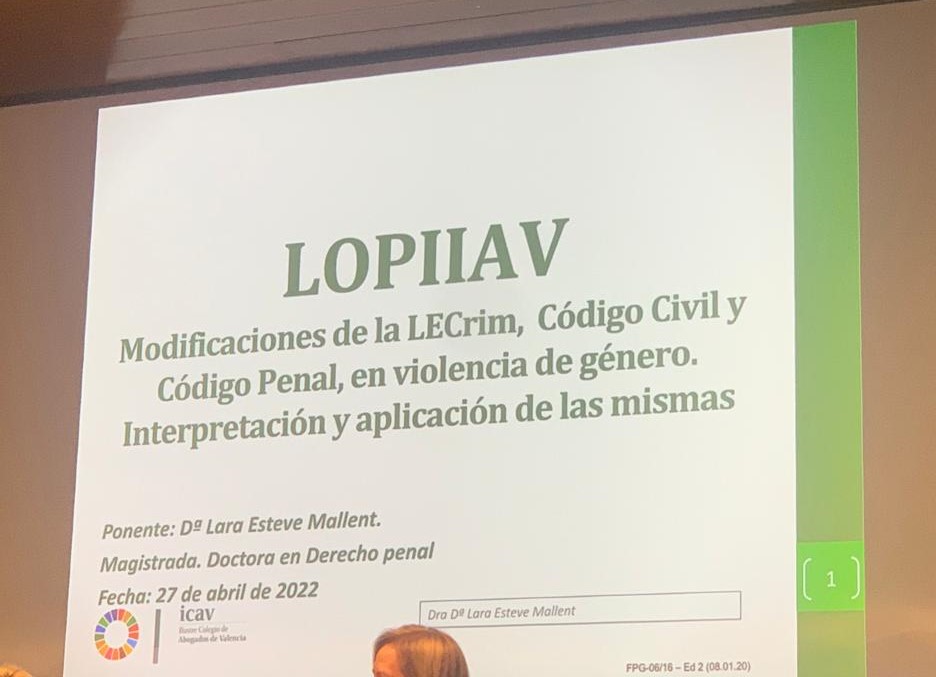 Asistimos a la primera sesión del #curso de #especialización en materia de #ViolenciadeGénero, organizado por <a href="/ICAV_abogacia/">ICAV abogacia</a> y que cumple este año su XX edición. #FormaciónContínua #DerechodeFamilia