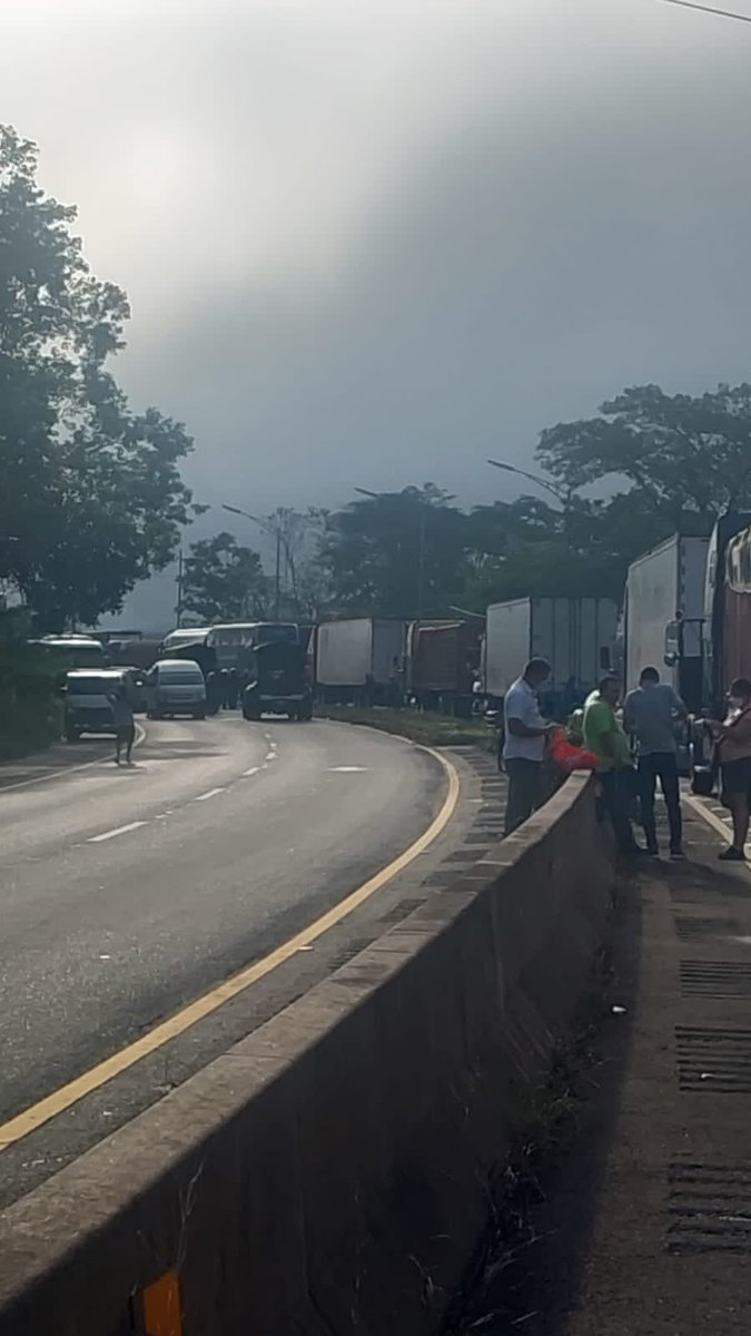 Reconocemos el derecho a la manifestación siempre y cuando esto no perjudique los derechos de terceros. Este tipo de acciones perjudica a toda la ciudadanía. Nadie gana con bloqueos. panacamara.com/cciap-rechaza-… <a href="/Camarachiriqui/">Cámara de Chiriquí</a> <a href="/camaracolon/">Cámara de Colón PTY</a> <a href="/FedecamarasPTY/">Fedecamaras Panama</a>