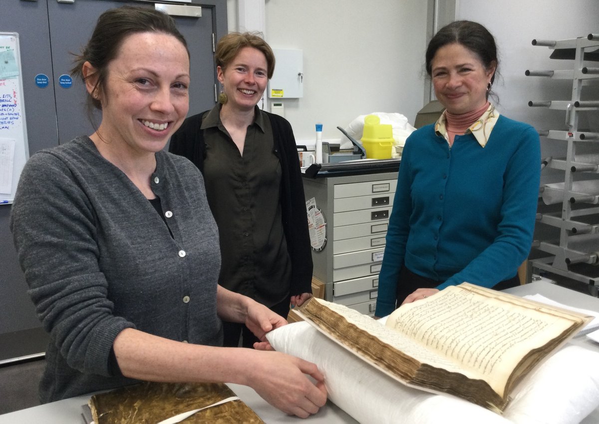 MsHunter242's tweet photo. Just as I was starting to sulk that nobody loved me anymore, what an exciting afternoon! First up, @JuliaMcClure_ & Dra. Ana from @UNAM_UK came to pay their respects in the #ConservationStudio. Look how happy they are to see me! Here's @keiramckee showing them one of my wheels https://t.co/pb7Stwkj5a