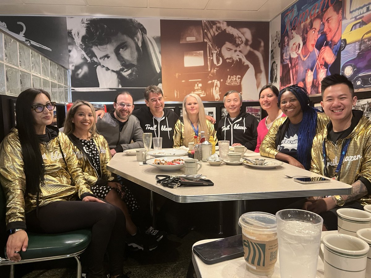 Breakfast at #tdx22. 

@lissa0977__x <a href="/sunnydalelow/">Susannah Kate Plaisted</a> <a href="/sfdcKokua/">sfdcKōkua 🍥</a> <a href="/SFTonyN/">Tony Nguyen (He/Him)</a> <a href="/armejam44/">Karmel James</a>