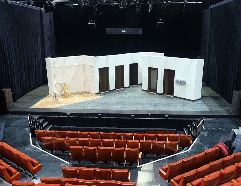 Nouveau portrait passionné du patrimoine, direction les Hauts de France ! 🎭

🙋‍♀️ Bagalad a interviewé Corine, rédactrice web culture, qui nous raconte comment elle a découvert l’Hippodrome de Douai !

👉 Le portrait : bagalad.org/2022/03/30/lhi…