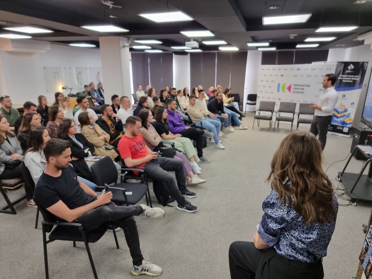 ICK full of #DataScience engineers and fans, at our 2nd tech event in partnership with <a href="/kodelabs/">KODE Labs</a>. Data Empowered Buildings and more.