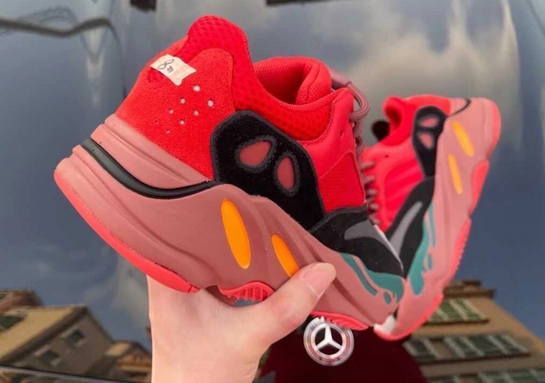 TheSiteSupply's tweet photo. [First Look] adidas Yeezy Boost 700 “Hi-Res Red” 👟 

🗓️ Coming Soon..

📸 ryivibes IG https://t.co/zWyTf7eLnB