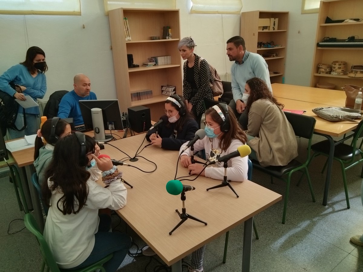 san_calasanz's tweet photo. Finaliza la segunda visita. De nuevo, un placer compartir experiencias. @san_calasanz  @CPR_Zafra @InnovacionForm https://t.co/TUSCiHOybf