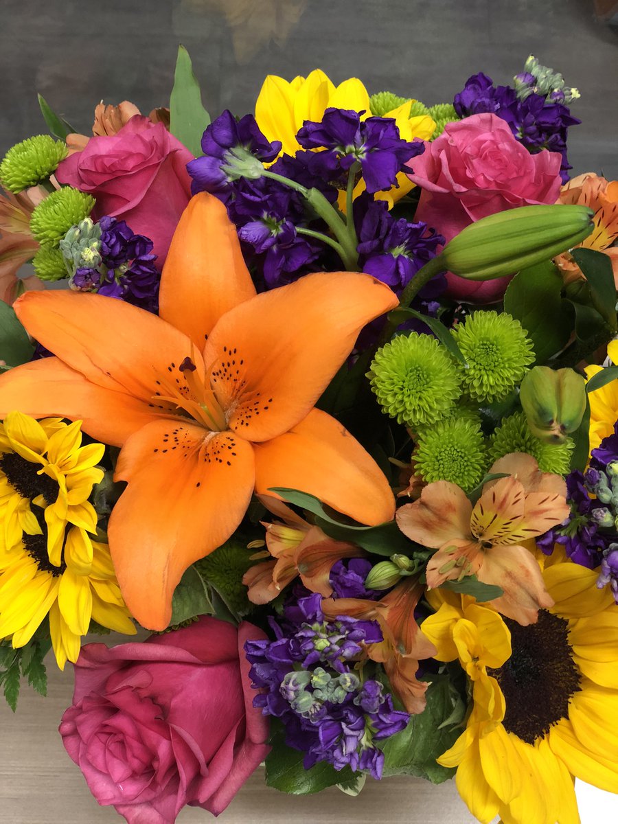 Thank you for my beautiful flowers @jswilliams for Administrative Professional’s Day! You rock!!!