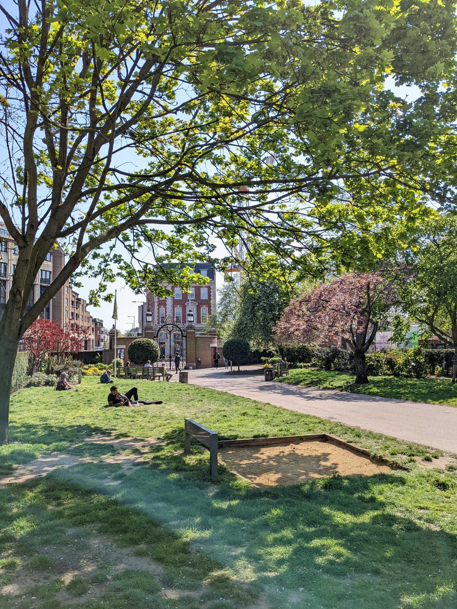 RBKC's tweet photo. The borough boasts some of the most pic-worthy spots in London, from beautiful greenspaces to the prettiest streets π
We've rounded up the top 5 instagrammable spots you'll want to visit at https://t.co/kAspKDt8MF
πΈ Get snapping and remember to use #OurRBKC so we can share. https://t.co/D39GdmFN6l