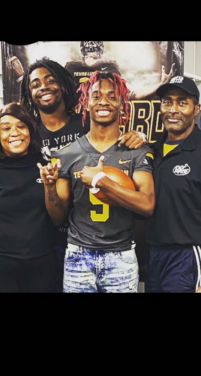 I want to officially announce 📣 my commitment and signing with <a href="/txlutheran/">Texas Lutheran University</a> Texas Lutheran University ❗️❗️Go BULLDOGS 🔥🔥🔥@Coach_Tingle <a href="/TLU_Football/">TLU Football</a> <a href="/CoachSabock/">Coach Sabock</a> <a href="/sTpTigerFB/">Stony Point Football</a>
