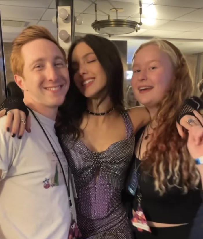 livrrygf's tweet image. there’s just something about livs castmates coming to support her that makes my heart go💓💓💓💓💓💓