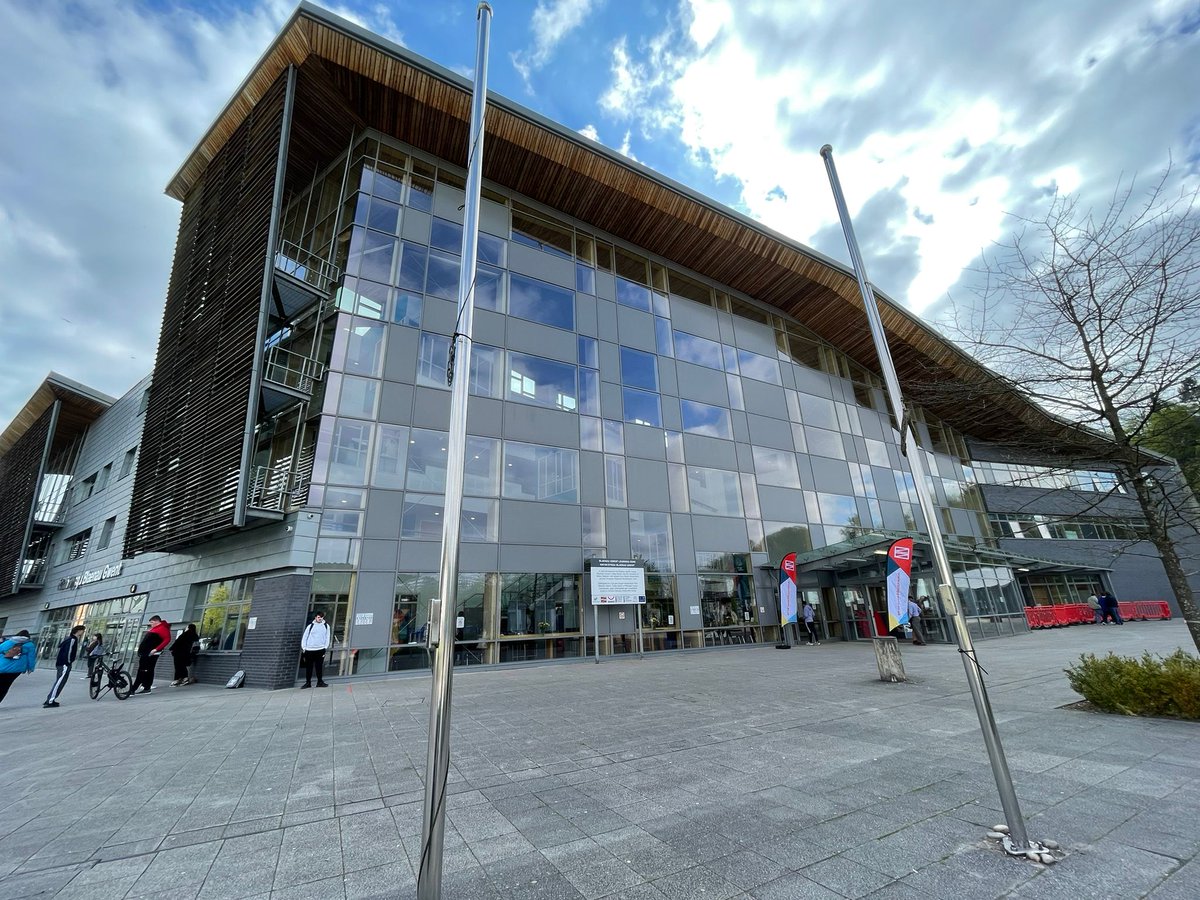 coleggwent's tweet photo. We are #open 👋🏼 Visit any #ColegGwent campus 5-7.30pm tonight to find out about our huge range of #courses, speak to tutors & view our vibrant campuses 🙂✨
#MakeIt happen at Coleg Gwent: https://t.co/eoxM2z5xTS #TopPerformingCollege https://t.co/gGJxtkHeRG