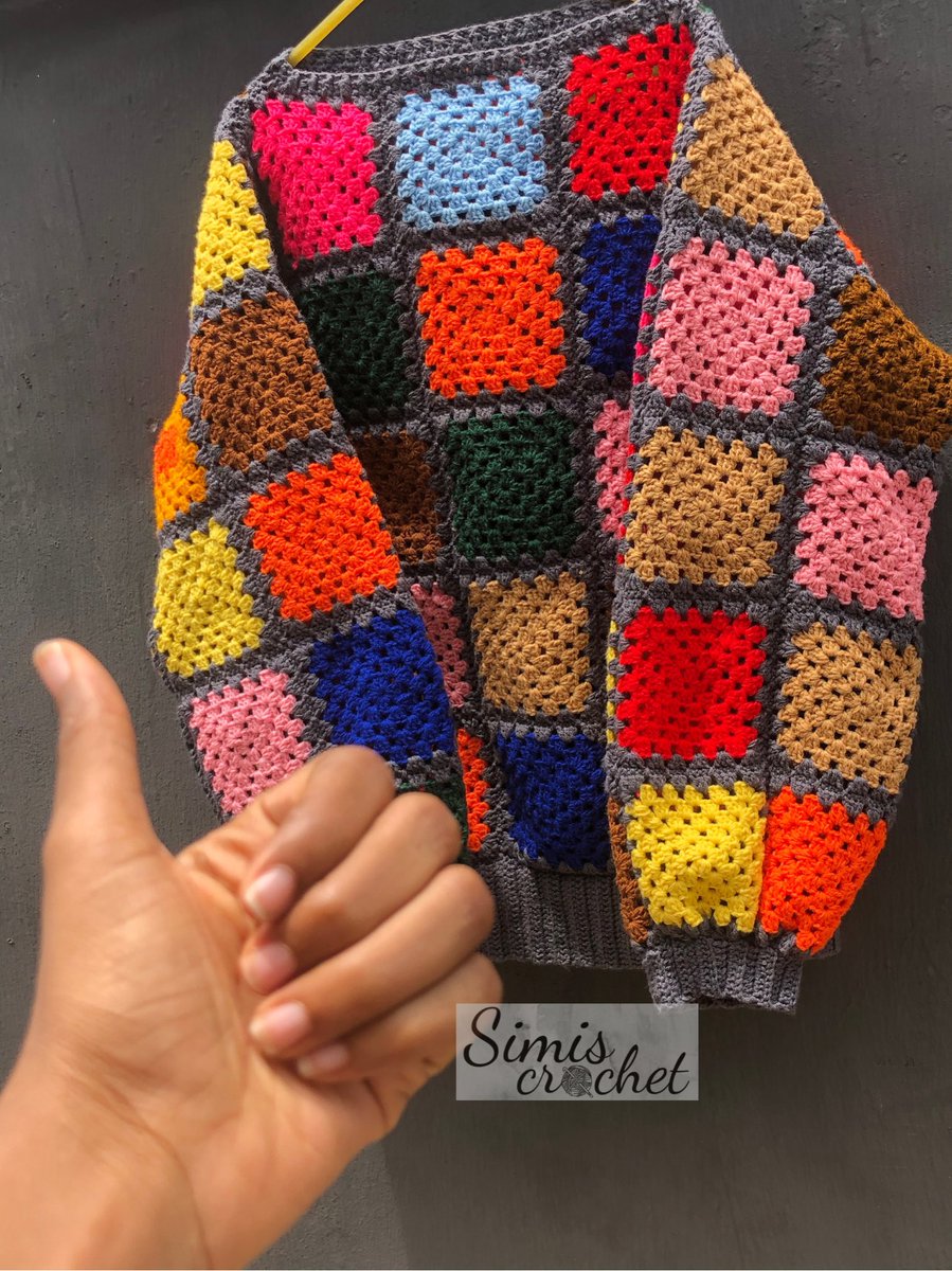 similoluwaaa_'s tweet photo. Here it is guys!
After more than 200 hours and 40 balls of yarn, my colorful new obsession is finally complete.

PLEASE RETWEET, Leave a like and a nice comment. https://t.co/3rvIR4qwM0