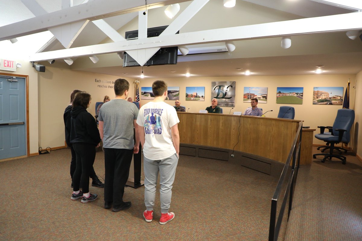 CityofBasehor's tweet photo. Good morning, Basehor!
Over the last few weeks, the City of Basehor has been working with the students and faculty of the Basehor-Linwood High School Innovation Academyβs Emerge Program on their Shark Tank exercise. #BasehorProud #AndStillGrowing https://t.co/4hInDAn0VD