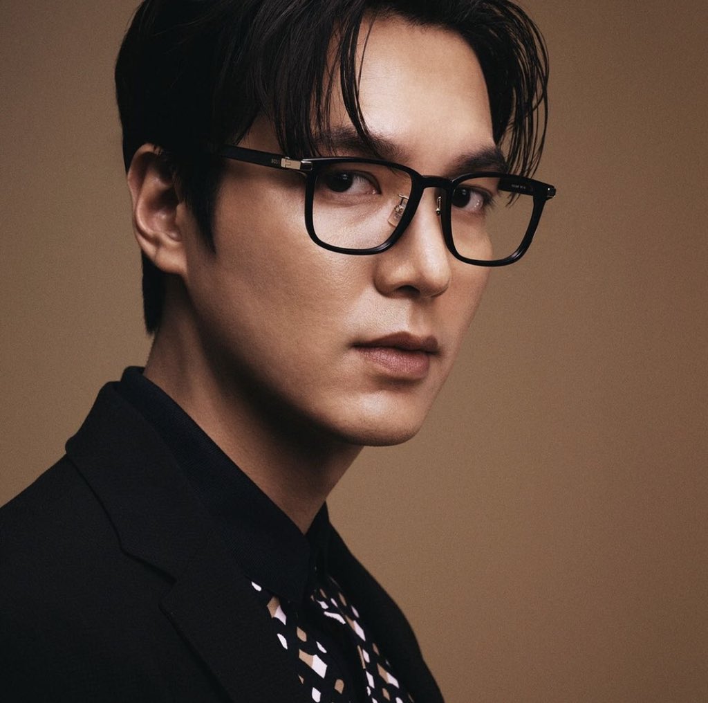 “Lee Min Ho is living like a #boss”
#hugoboss #bosseyewear #boss #livinglikeaboss #mensfashion #menseyewear #mensblog #mensfashionblogger #torontoblogger #thesix #toronto