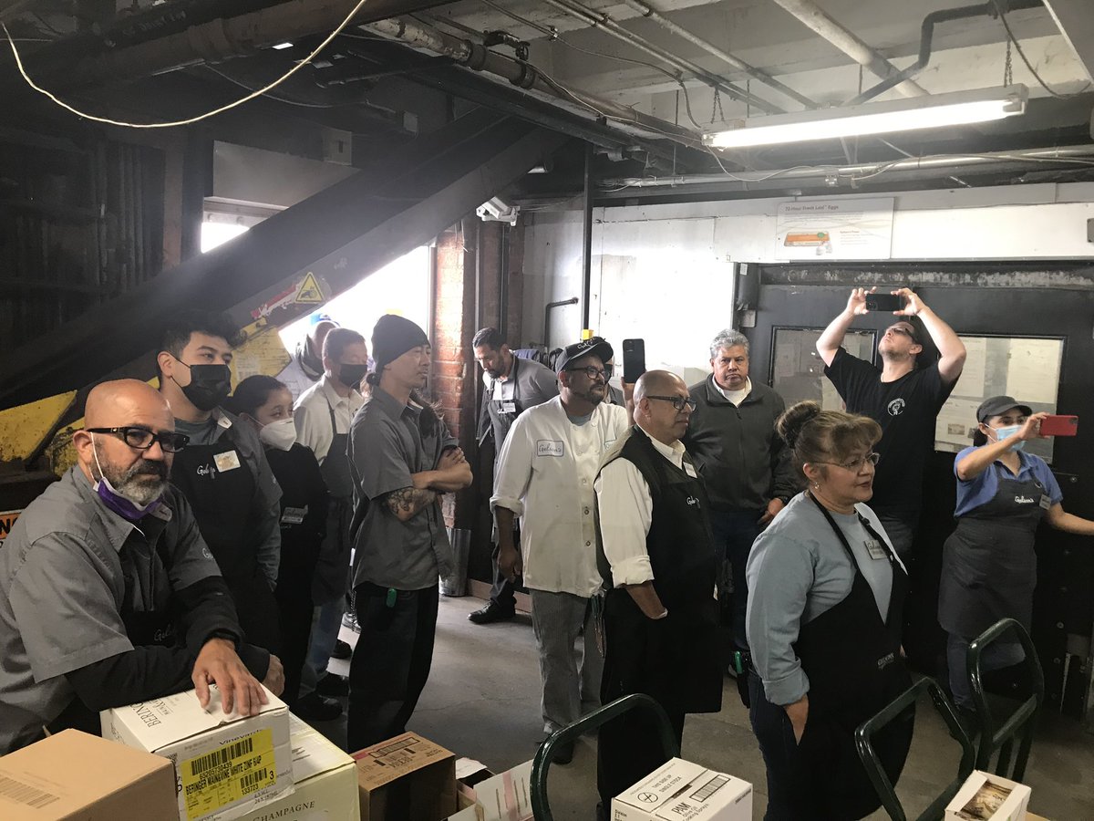 UFCW770's tweet photo. Delegations continue at Gelsons store #32 and #2!
Stay tuned as negotiations with Gelsons continue tomorrow, 04/28
Grocery workers are fighting hard for a contract that secures better pay, staffing, and safety!
#GroceryWorkers
#UnionStrong
#ForeverEssential https://t.co/87P0KBUv4A