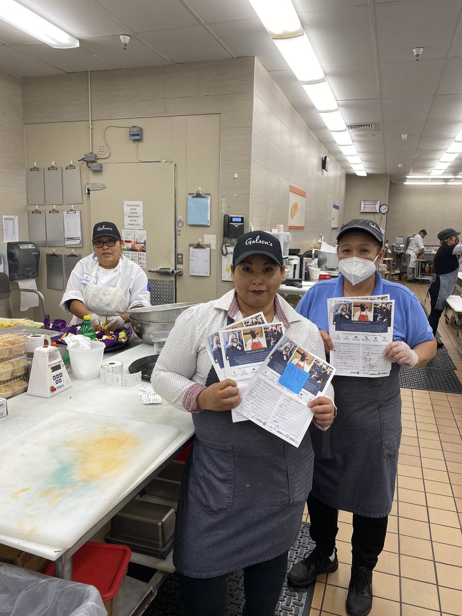 UFCW770's tweet photo. Delegations continue at Gelsons store #32 and #2!
Stay tuned as negotiations with Gelsons continue tomorrow, 04/28
Grocery workers are fighting hard for a contract that secures better pay, staffing, and safety!
#GroceryWorkers
#UnionStrong
#ForeverEssential https://t.co/87P0KBUv4A