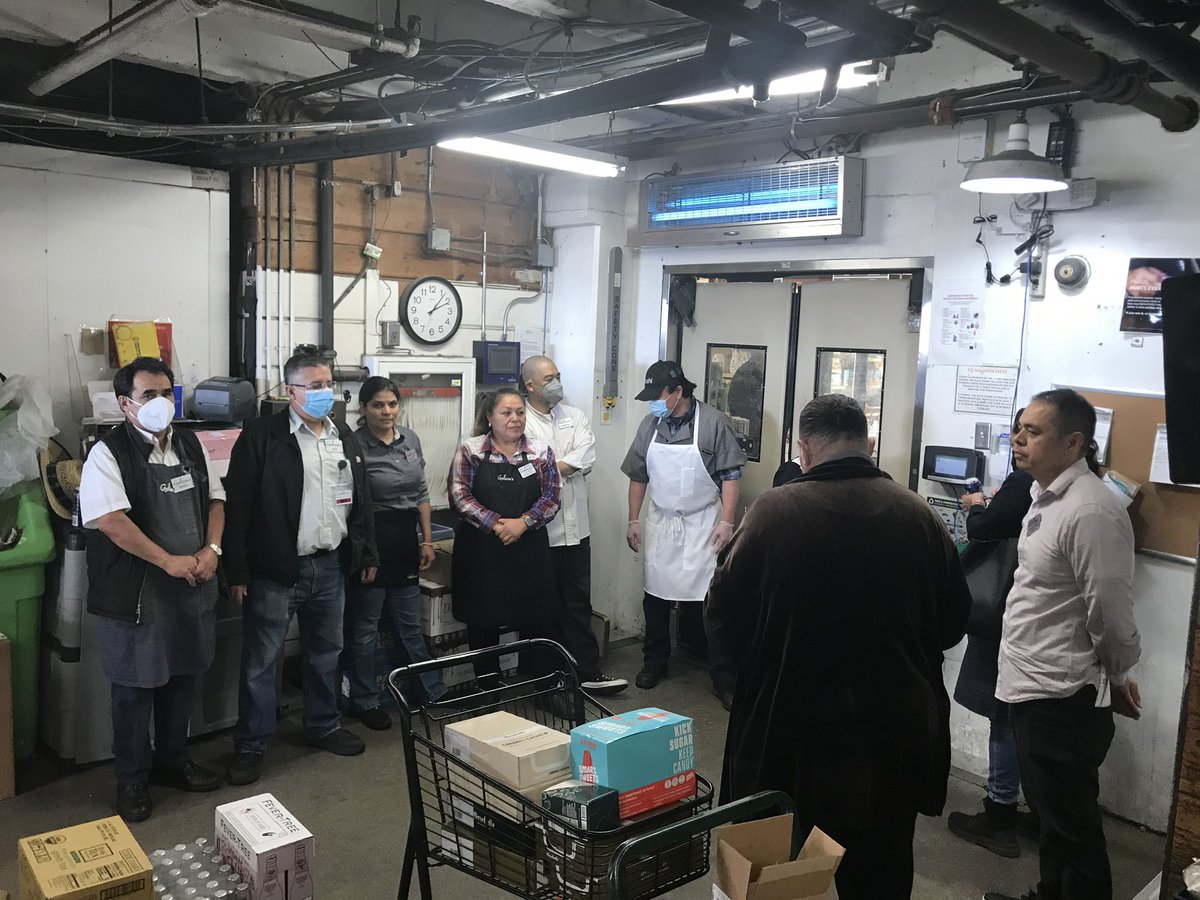 UFCW770's tweet photo. Delegations continue at Gelsons store #32 and #2!
Stay tuned as negotiations with Gelsons continue tomorrow, 04/28
Grocery workers are fighting hard for a contract that secures better pay, staffing, and safety!
#GroceryWorkers
#UnionStrong
#ForeverEssential https://t.co/87P0KBUv4A
