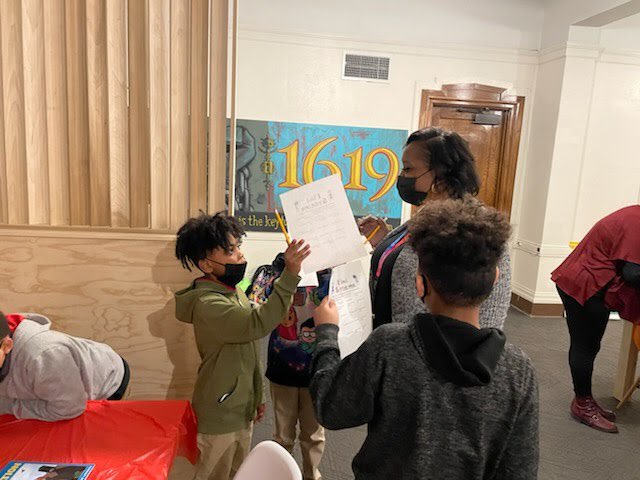 1619FSchool's tweet photo. Teachers love their students and students love their teachers!
🔴⚫️🟢
#1619FreedomSchool #teacherstudentlove 
#waterlooproud https://t.co/sMwnNtGhpZ