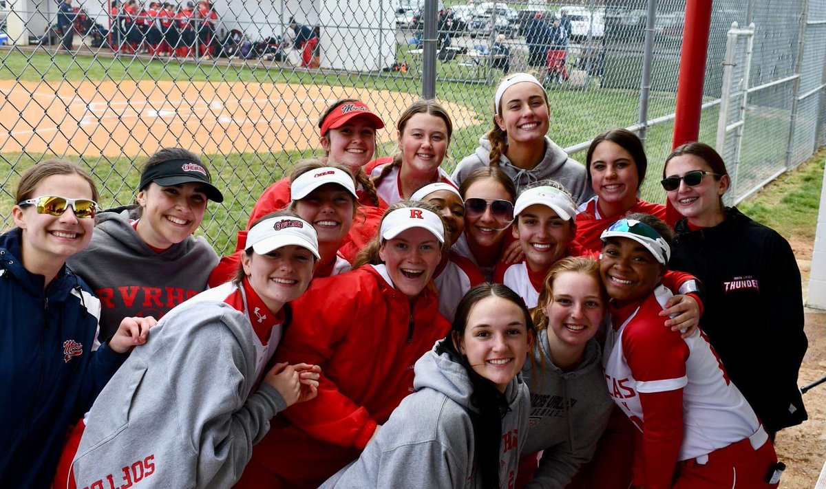 StephanieK009's tweet photo. To all the teammates I’ve ever gotten to play with, whether we had a good relationship or not, I appreciate you.🤍Prioritize yourself and your mental/physical health. Check on your players. Do better. We are more than just people on a field. #playforyourself @Los_Stuff https://t.co/qGdDKBgfq1
