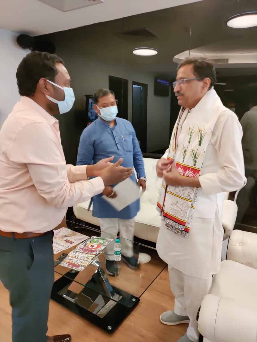 ncsthq's tweet photo. Hon'ble Chairperson NCST met and interacted with Chhattisgarh ST Commission Members.

#NCST #KnowNCST #ncstwhatitis #stcommissionchhattisgarh https://t.co/18rH18s8Z4