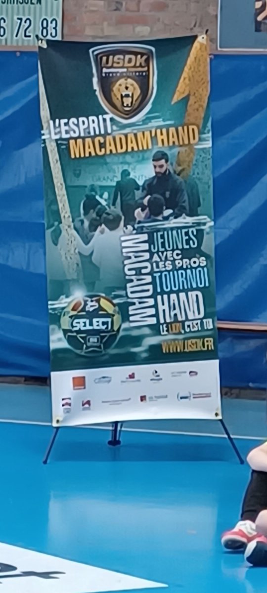 DjamelBoufime's tweet photo. Poursuite de nos #ateliersnumériques du programme Macadam'Hand de l'@USDKDunkerque à @HazebrouckVille. Merci aux partenaires pour leur soutien à nos côtés.#RSE #inclusion @flandreOpaleHa,@Habitatdunord,@Habitathdf,@icfhabitat, @VilogiaGroupe, @PartenordH, #SIAHabitat, #LeCottage. https://t.co/k1pqBaQmOU
