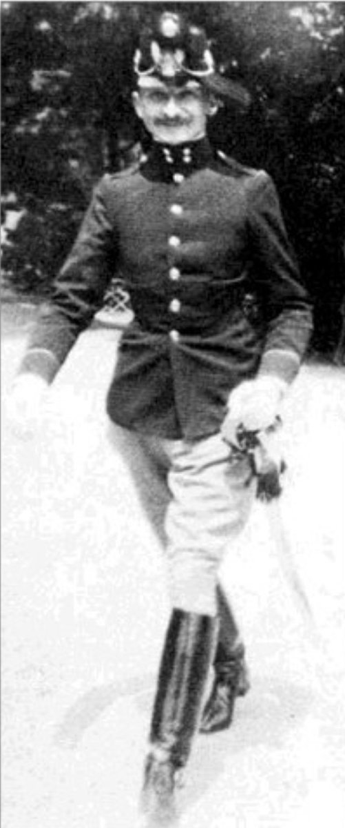 Dripped Out Economists tweet media