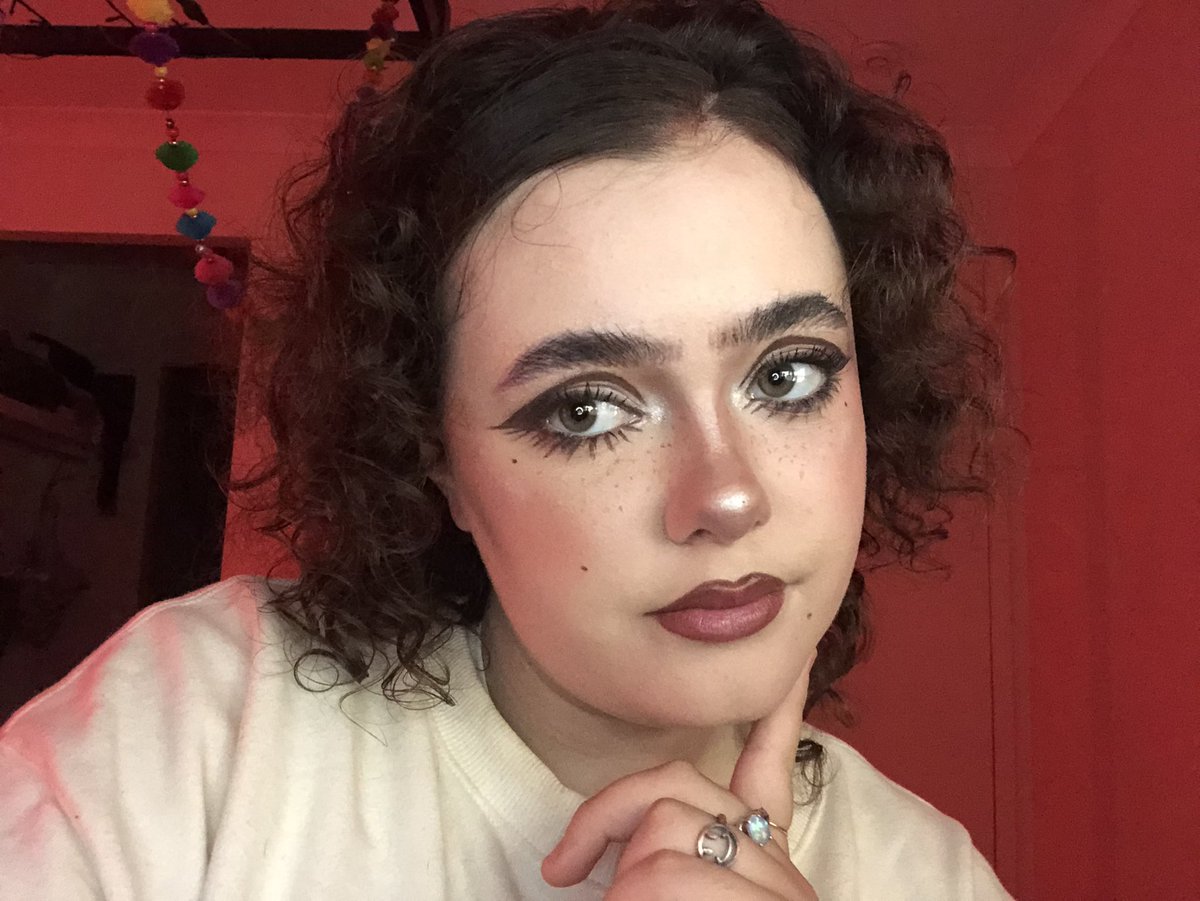 zerkaalove's tweet photo. not sure if i actually look good or i’m just lying to myself https://t.co/TtyN5bdfiG