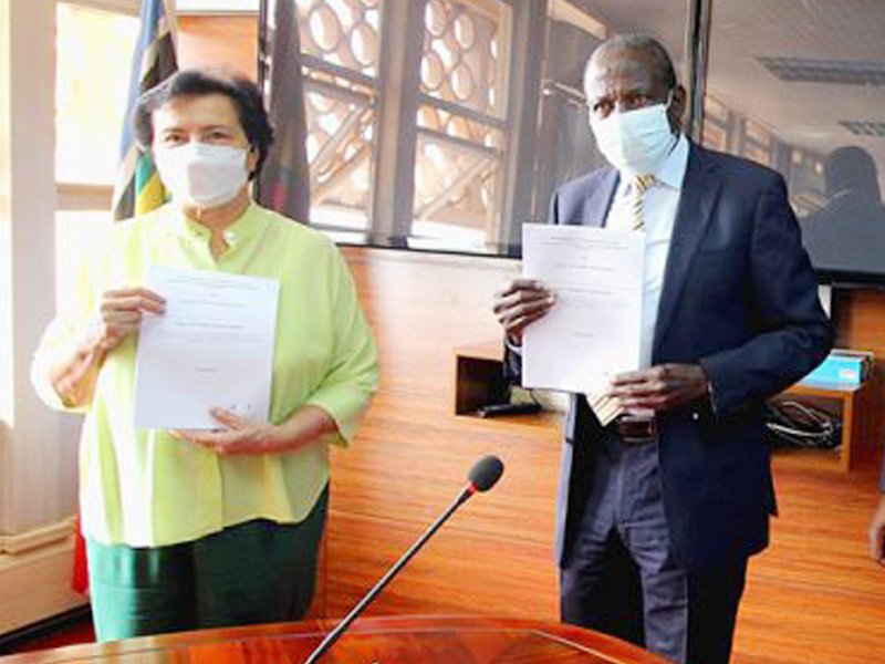 DanKimosho's tweet image. You come as an investor, they give you tax incentives. They give you free land then you use the same land as your Security to get a loan from the bank to develop the free land! Thank you @Parliament_Ug for unmasking this raw deal!