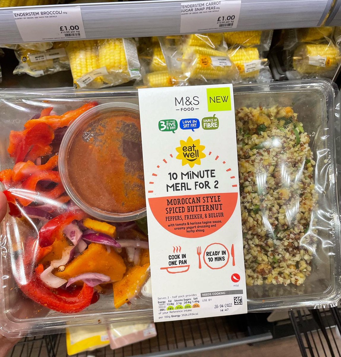 All_Things_New_'s tweet photo. 10 Minute Meals for 2! 👀 At M&S @marksandspencer #mands #mandsfood #mealfortwo #bangbang #cauliflower #marinara #sweetpotato #butternut #wellthisisnew https://t.co/7OCDqFqrdi