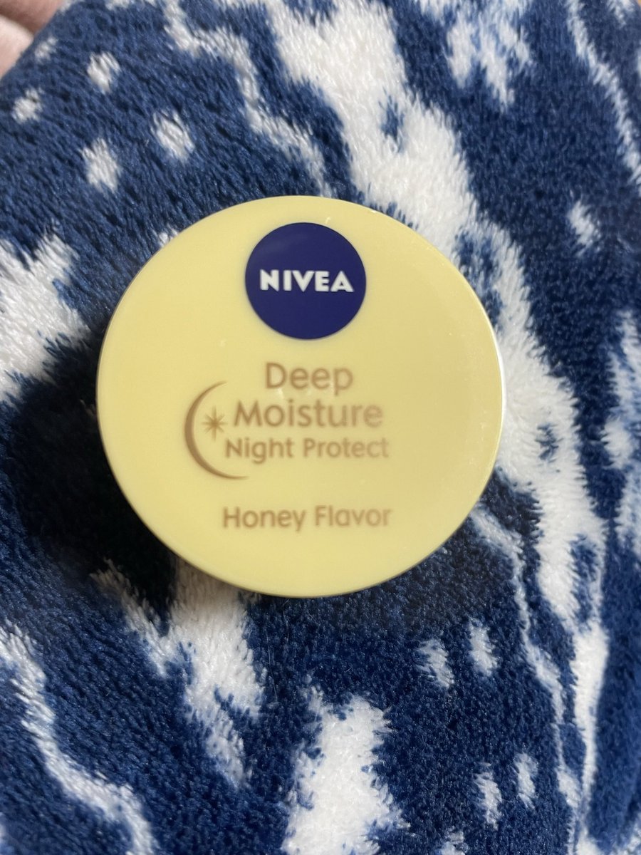 tecnovarotic's tweet image. オススメだー💓😊
ニベアのDeep Moisture😄
血色悪くなったかもと使ったら色が復活したのと、成分が良かったし、しっとり感と450円くらいで流石💓
使い続けたらより良くなりそう😊
口角炎とガサガサで悩んでたけど、炎症性皮膚疾患治療剤、アズノールと併用で復活👄💖
#ニベア
#ふっくら唇