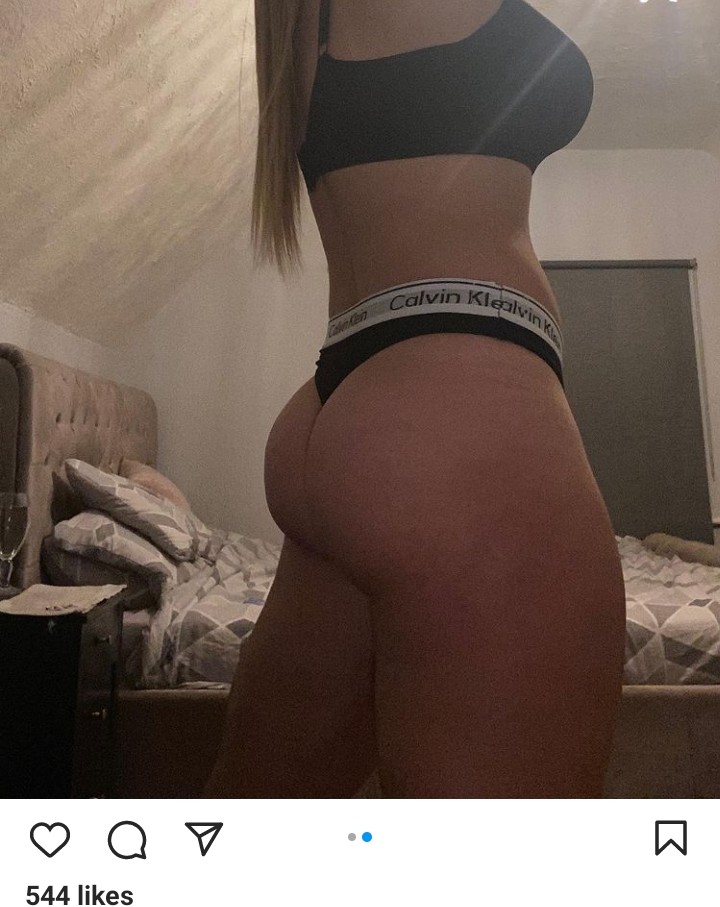 instahottiesuk's tweet photo. Nice arse too #phatass https://t.co/KMExJt65v5