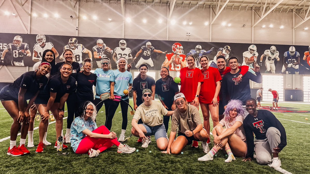 The inaugural Texas Tech Volleyball Spikeball Tournament was a success‼️

Shoutout to <a href="/Ktmunger/">Katie Munger</a> &amp; <a href="/kaceyhanslik/">Kacey Hanslik</a> for taking home the gold 🥇💪