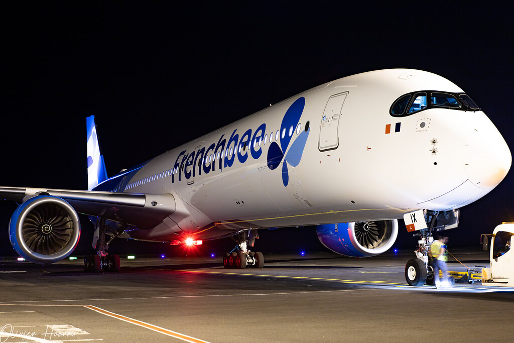 flyfrenchbee's tweet photo. Merci à @OlivierHoarau pour toutes ses belles photos de nos appareils ! 🤩
#AvGeek #Airbus @Airbus #A350 #A3501000 #Frenchbee #FHMIX https://t.co/OBSnDGGNVO