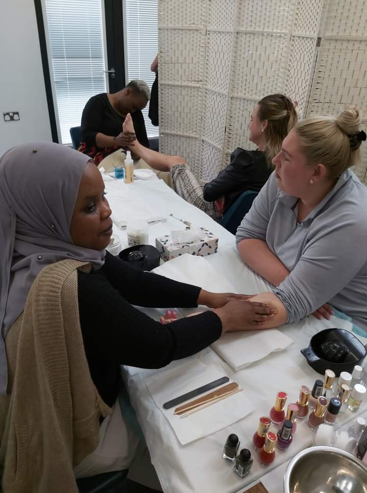 Nickala5's tweet photo. Awesome that @FlourishCiC can be in several places at once with our ever growing team! Alongside #ELLiiprogramme we ran another fab #PopUpSpa with @CommunityPopUps #Karmatherapies & trainees from @WomenWithWings3 and beyond next time we'll combine them for a treat! https://t.co/llp2jtPe9R
