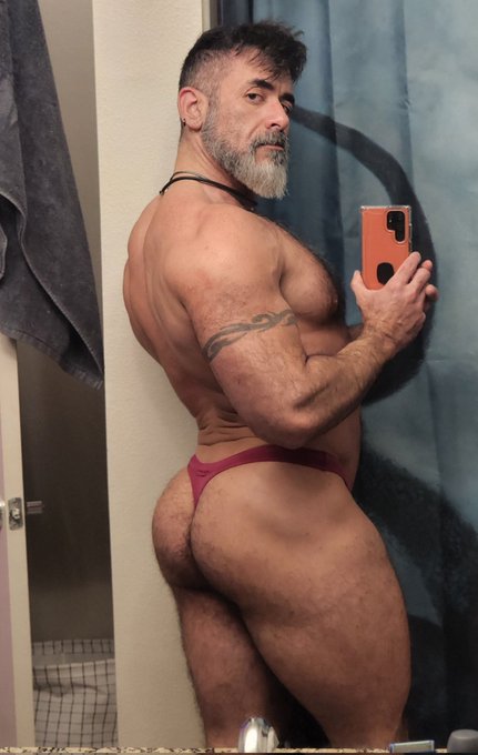 It's butt day y'all!
#humpday #musclebuttmen https://t.co/5W8pvL4CyJ