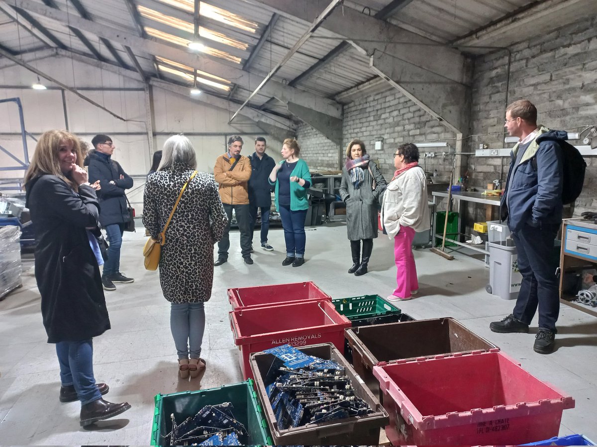 RaiSE_Interreg's tweet photo. Very interesting visit to @socialrecycleit, a pioneer electrical recycling #socialenterprise in Ireland that trains and employs people at risk of social exclusion #Interreg https://t.co/A8vI7TknXO