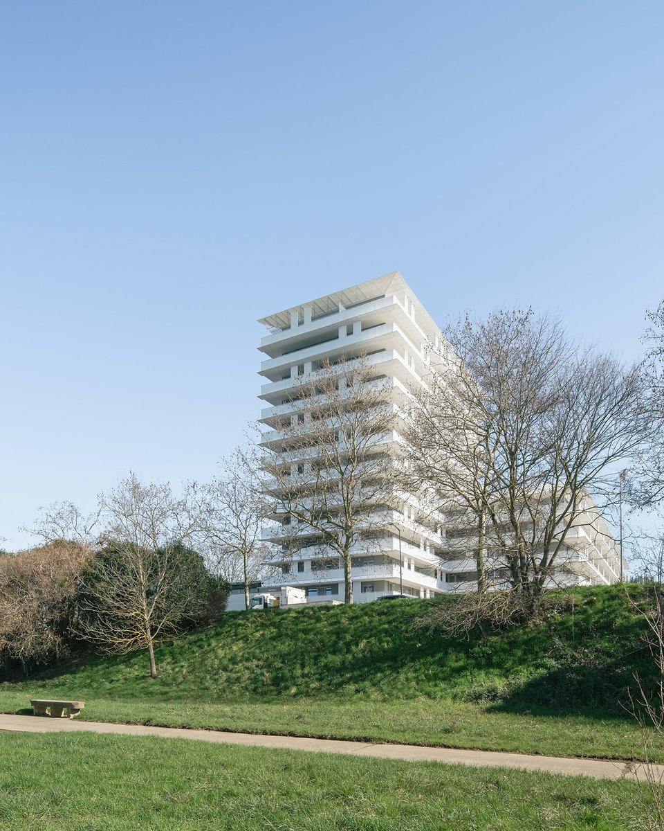 METALOCUS's tweet photo. Designing a landscape building. 110 Housing Units in Toulouse by CoBe Architecture et Paysage 
https://t.co/BwNfCUlcdL
Emerger cerca del río. 110 Viviendas en Toulouse por CoBe Architecture et Paysage
https://t.co/QrmFfl1hXg https://t.co/0TUrzeWTPZ