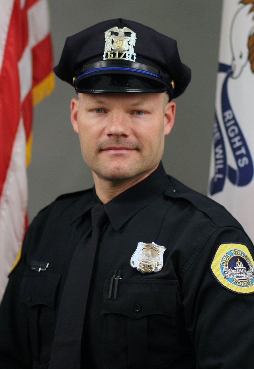 DMPolice's tweet image. Our evening and overnight officers spent many tense hours early this week,searching for 2 missing kids. One lead led to another, then another, then another…..

They didn’t quit.  Their perseverance &amp;amp; commitment to the citizens they serve,led to the kids being located.

1/2